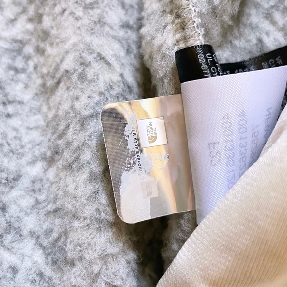 The North Face Women’s Maggy Sweater Fleece Jacket - Picture 9 of 9